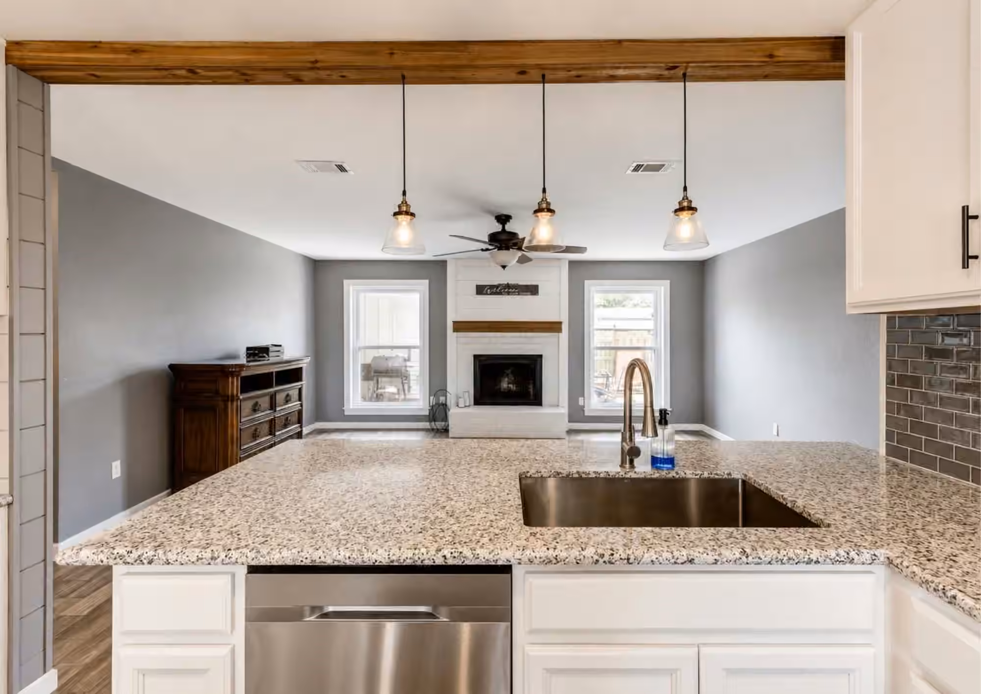 Photo 5 of 1226 Ave H, Danbury, TX