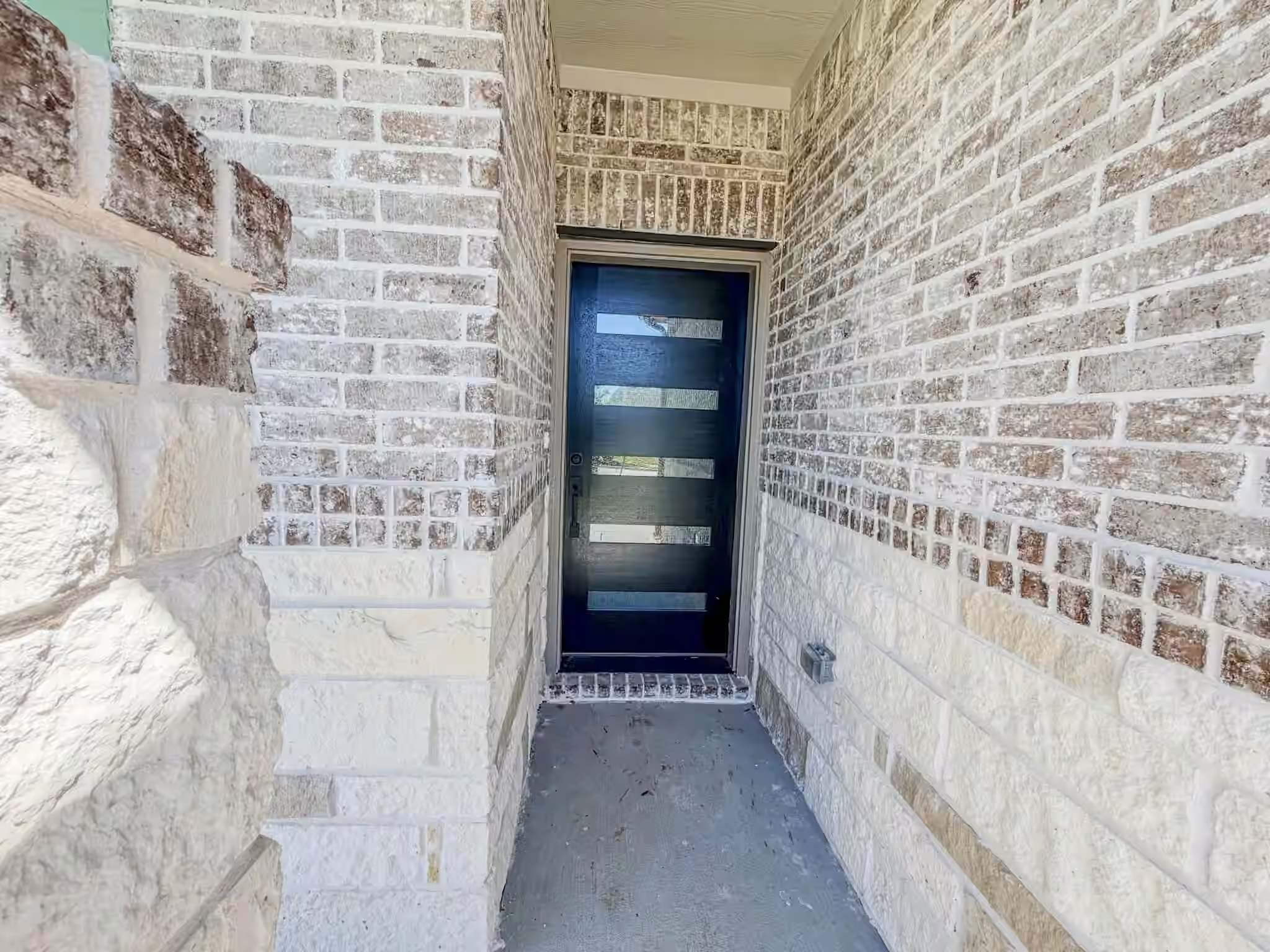 Photo 5 of 6215 Royal Palm Drive, Manvel, TX