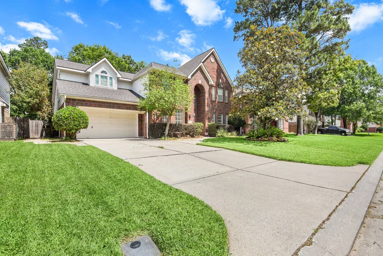 Photo 3 of 5111 Maple Hill Trail, Houston, TX