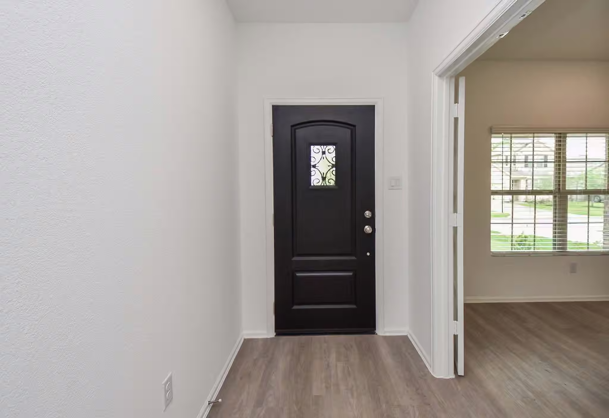 Photo 5 of 8426 Manta Ray Drive, Cypress, TX