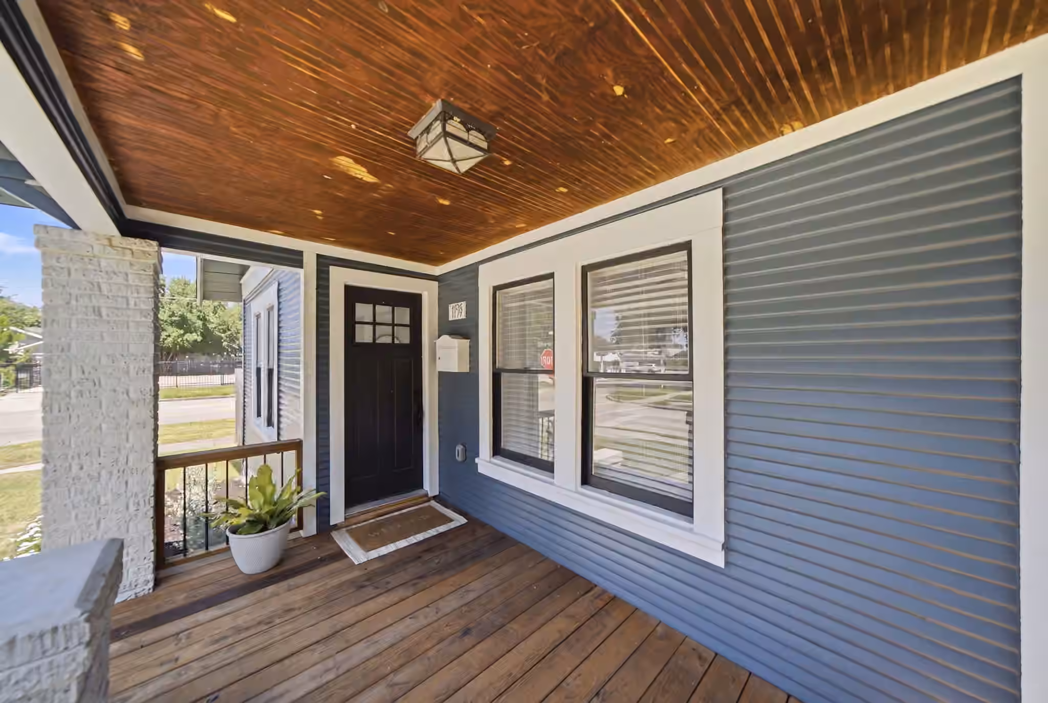 Photo 4 of 1139 W Gardner Street, Houston, TX