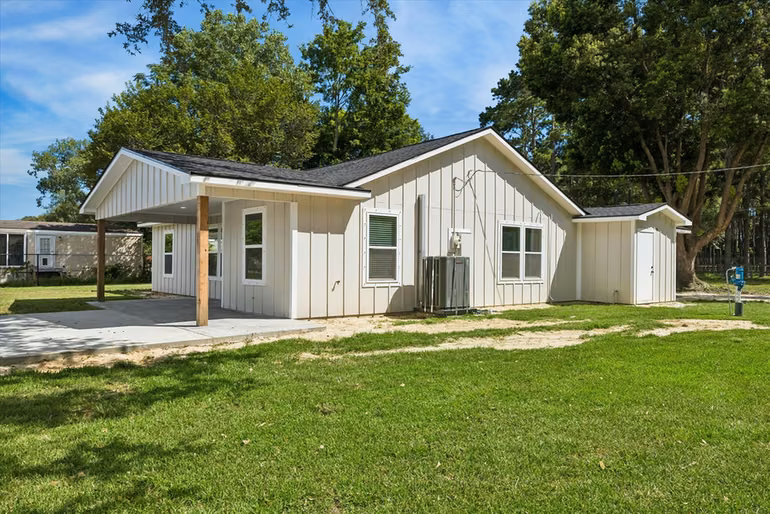 Photo 2 of 1190 County Road 146, Alvin, TX