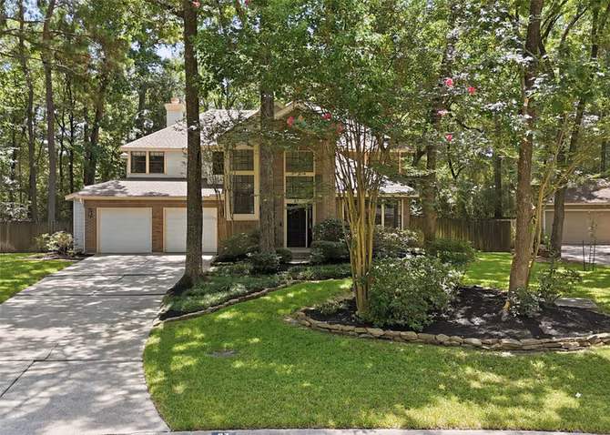Photo 2 of 27 Sky Terrace Place, The Woodlands, TX