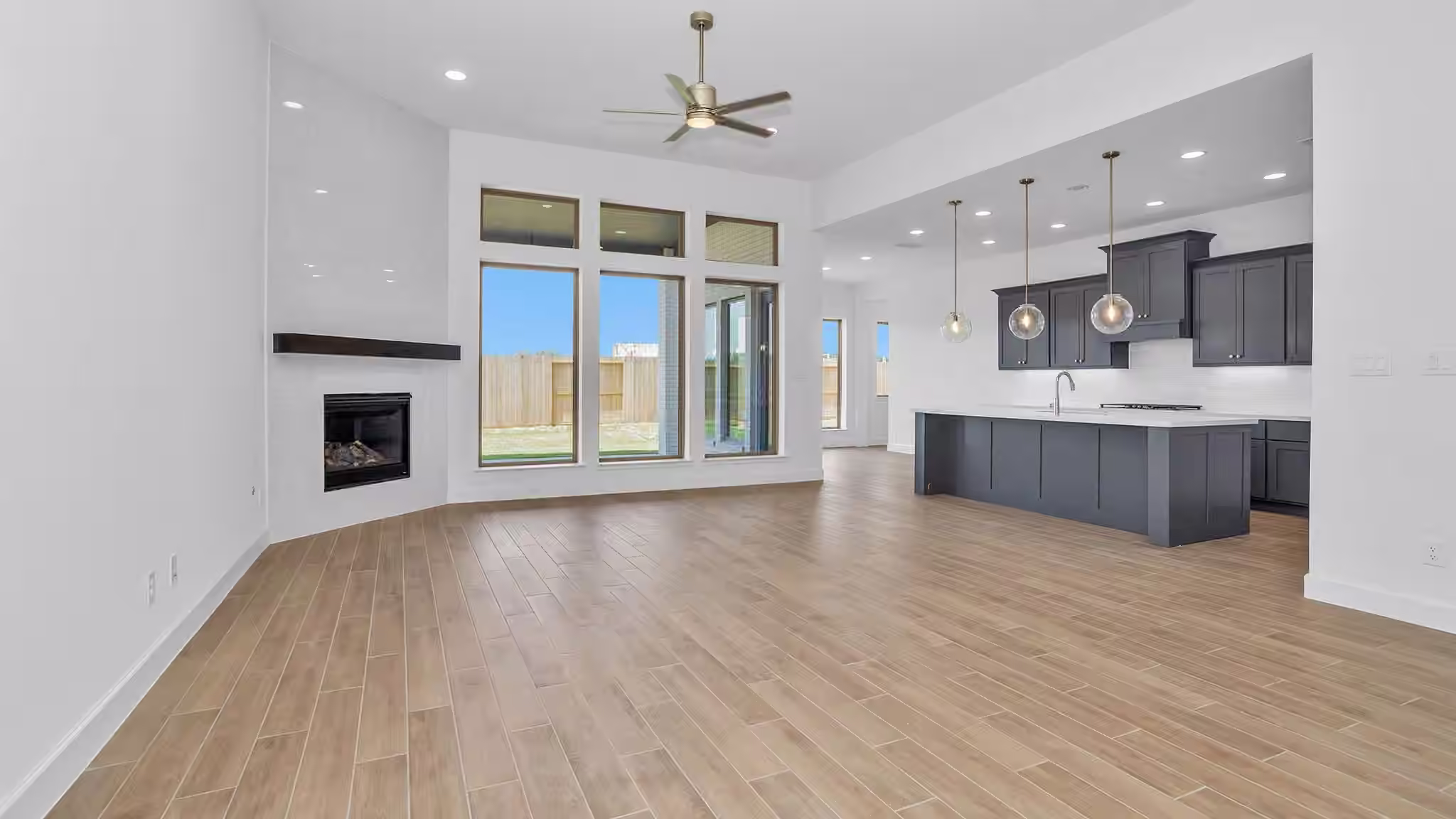 Photo 7 of 2711 Crown Ridge Drive, Missouri City, TX