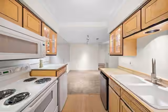 Photo 6 of 5711 Sugar Hill Drive 86, Houston, TX
