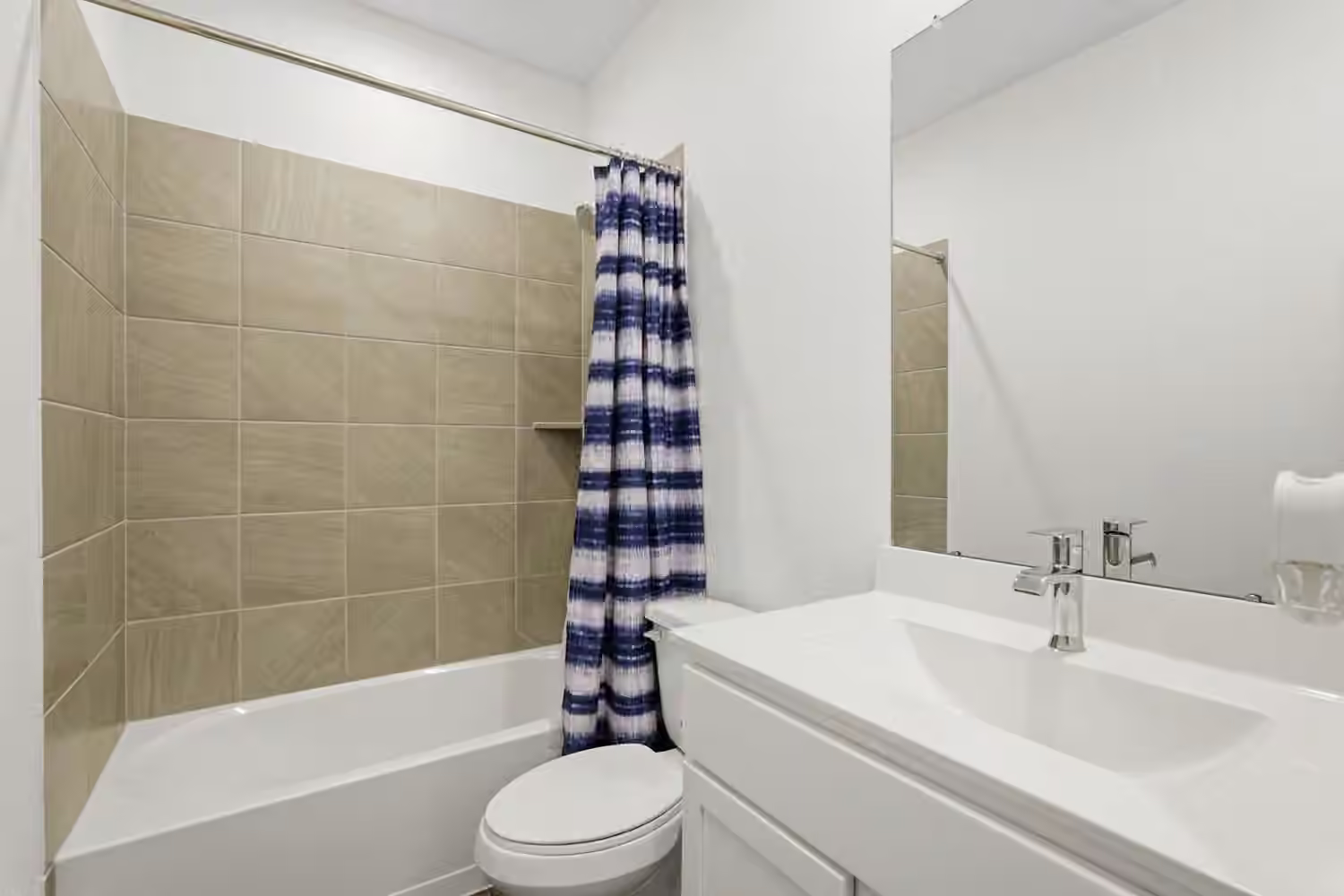 Photo 5 of 17946 Sommerset Falls Ln, Crosby, TX