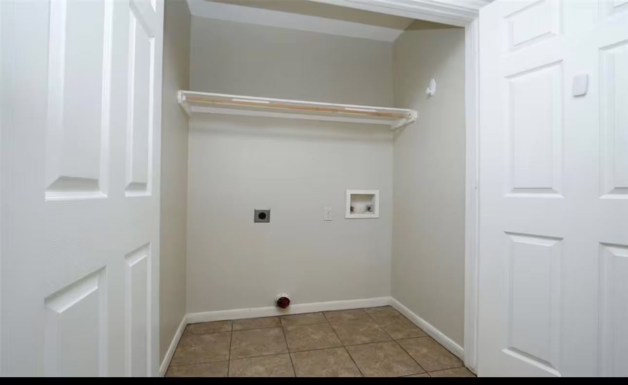 Photo 5 of 10819 Royal Tricia Drive, Conroe, TX