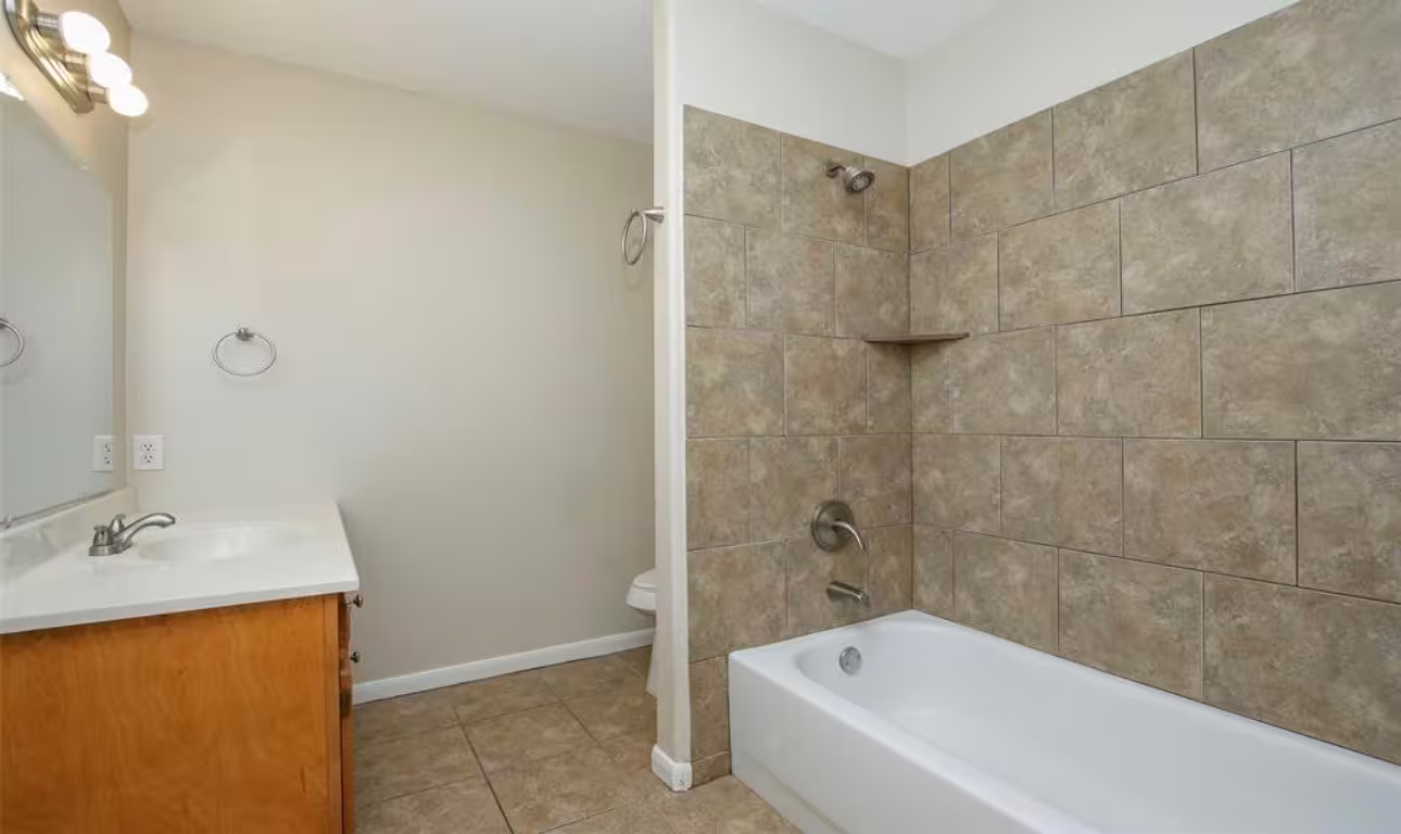 Photo 7 of 10819 Royal Tricia Drive, Conroe, TX