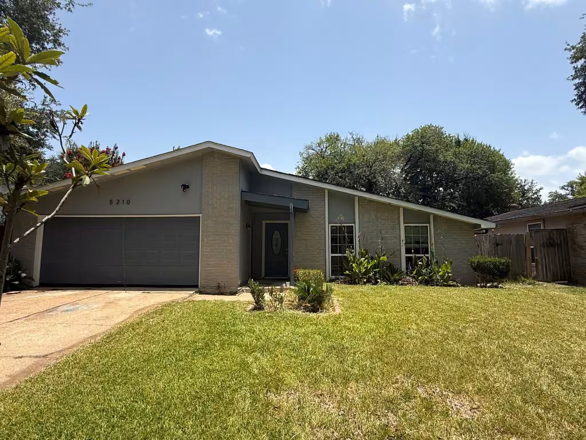 Photo of 5210 Dunnethead Drive, Houston, TX