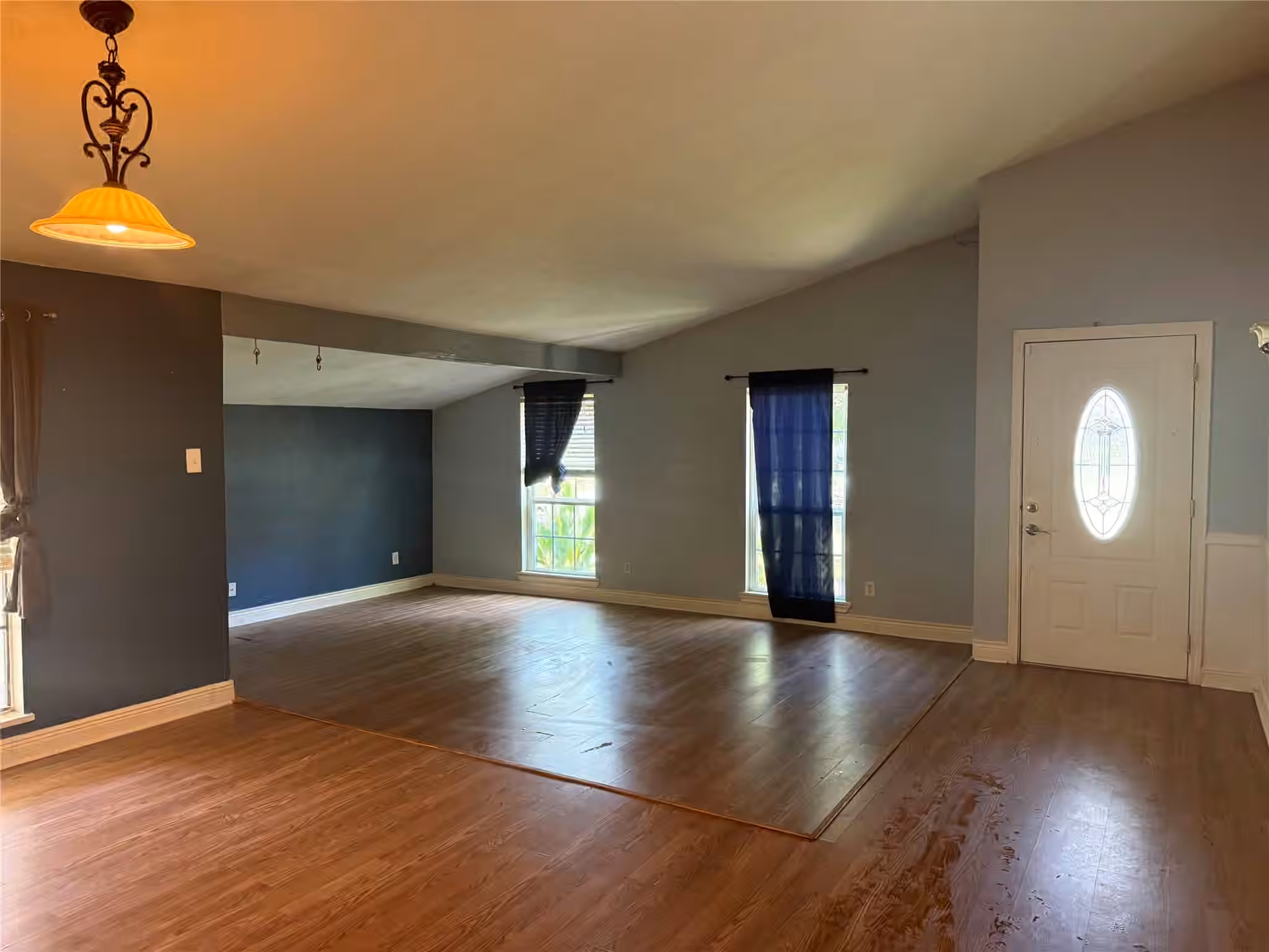 Photo 4 of 5210 Dunnethead Drive, Houston, TX