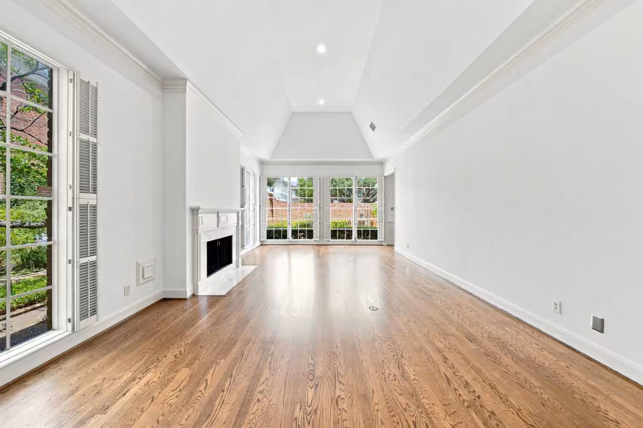 Photo 6 of 1422 Nantucket Drive A, Houston, TX