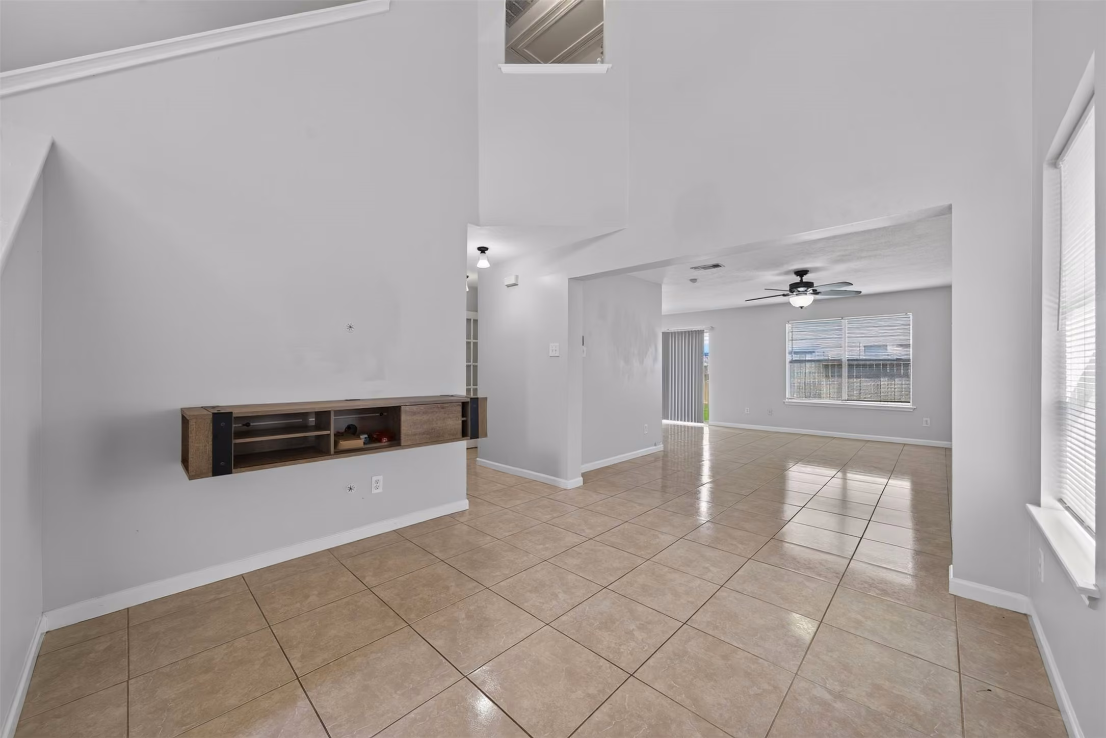 Photo 3 of 11811 Fossil Rock Lane, Houston, TX