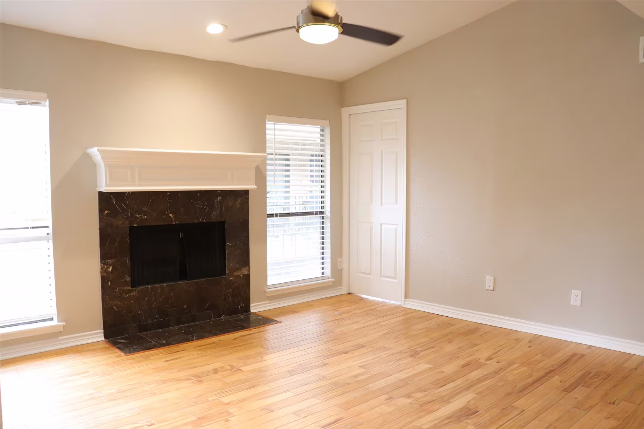 Photo 3 of 1818 Augusta Drive 8, Houston, TX