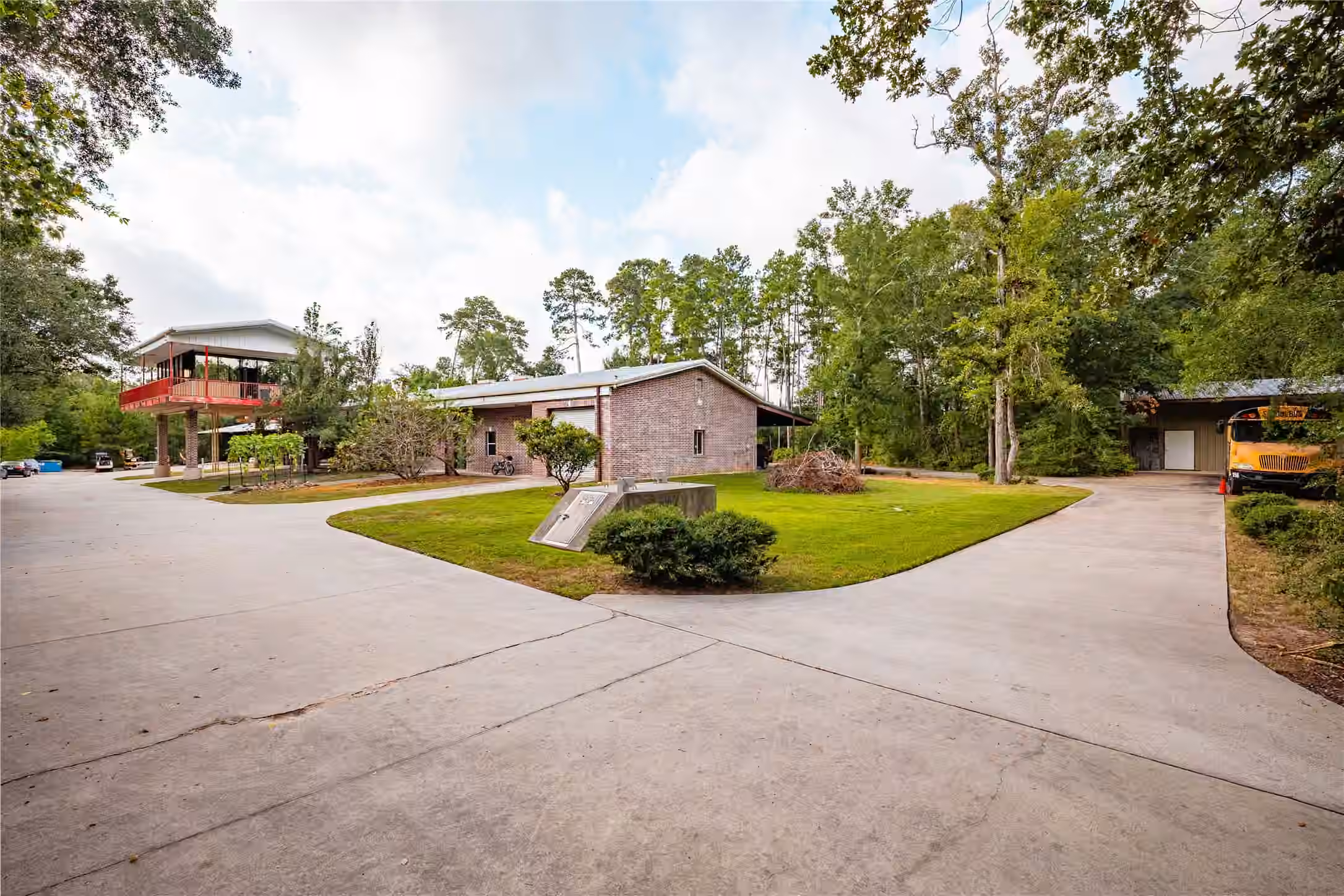 Photo 4 of 9800 Ramzi Drive, Conroe, TX