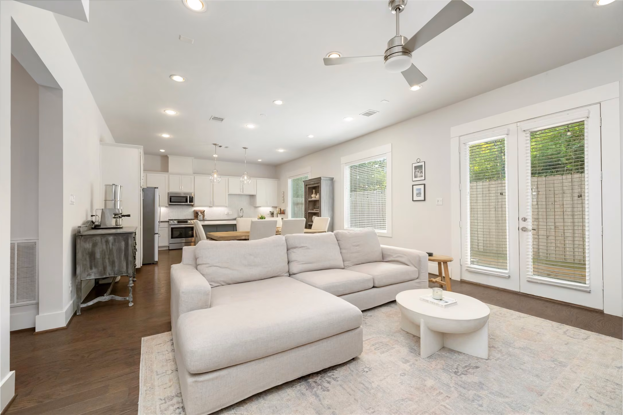 Photo 4 of 808 Woodcrest Drive A, Houston, TX
