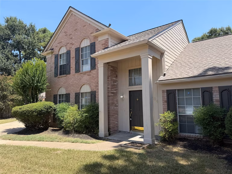 Photo 2 of 16006 Maple Acres Court, Houston, TX