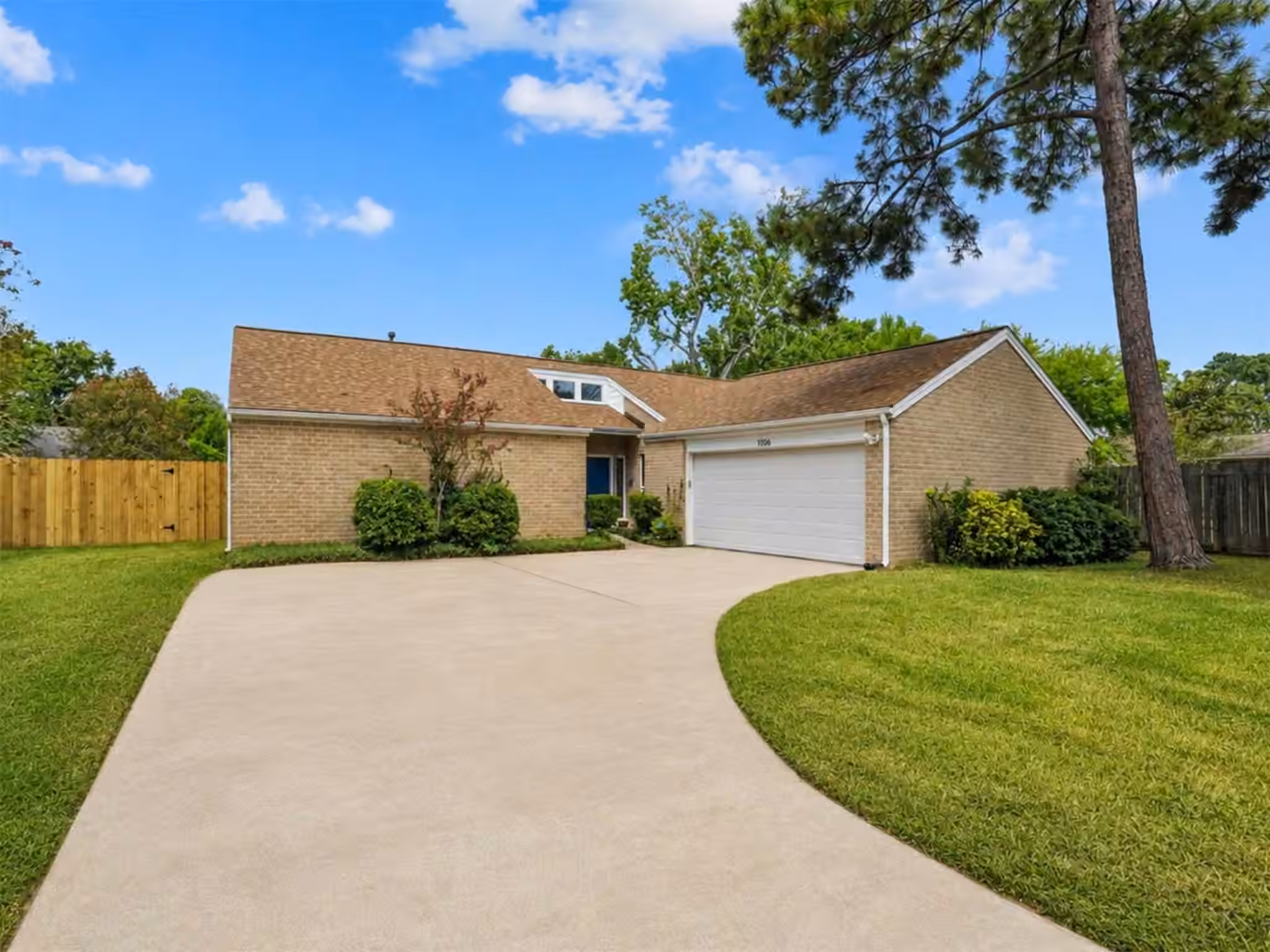 Photo 2 of 1006 Rock Canyon Drive, Katy, TX