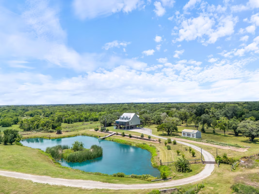 Photo of 1851 County Road 297, Sargent, TX 77414