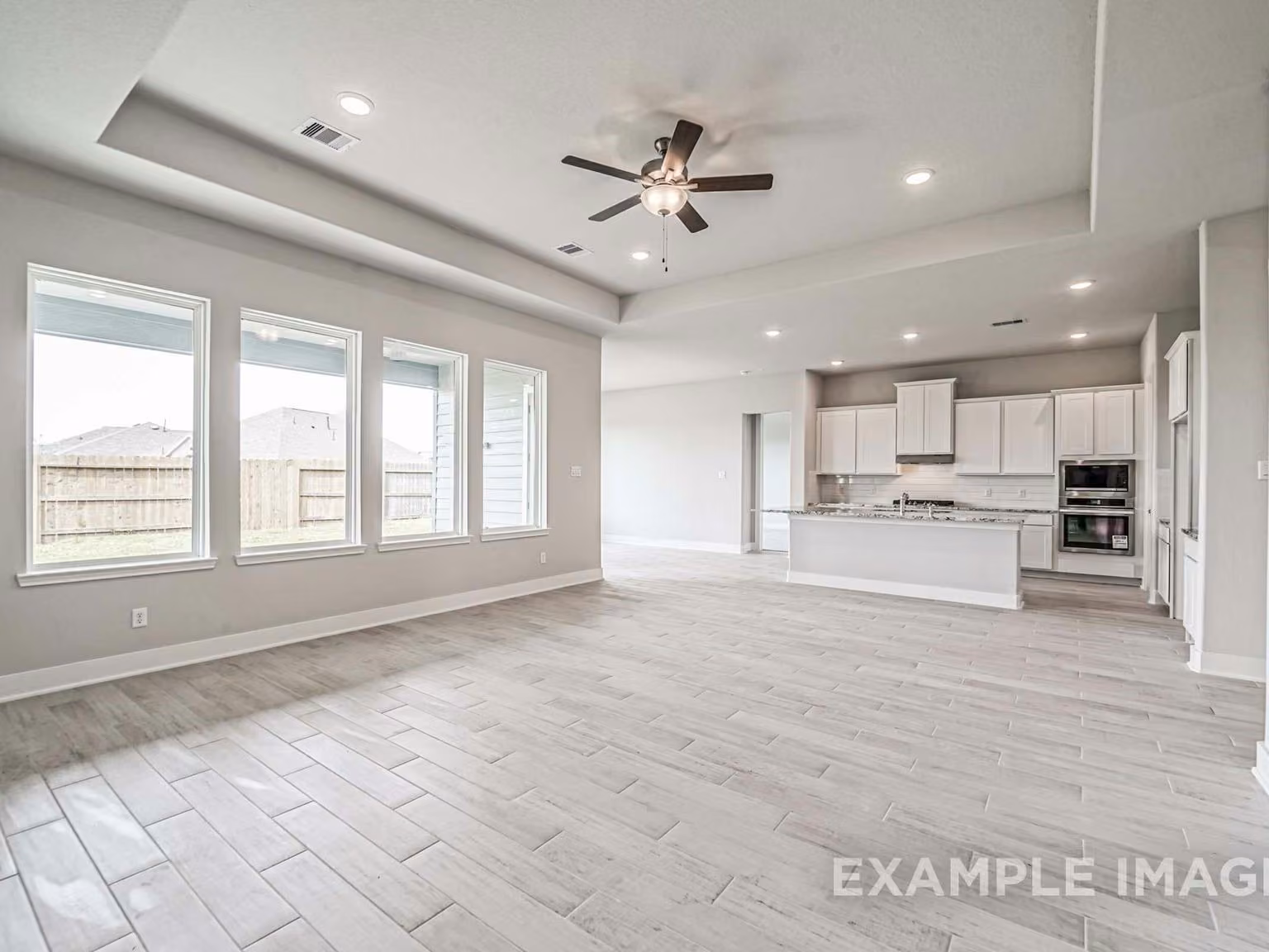 Photo 4 of 1915 Tioga View Drive, Rosharon, TX