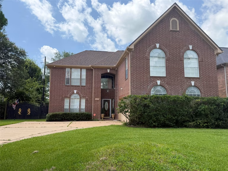 Photo of 14303 S Vistaglen Loop, Houston, TX 77084