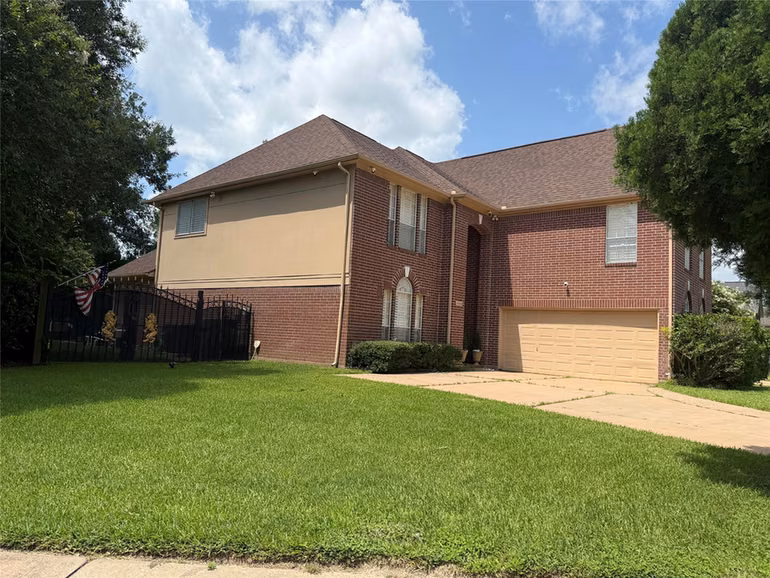 Photo 2 of 14303 S Vistaglen Loop, Houston, TX