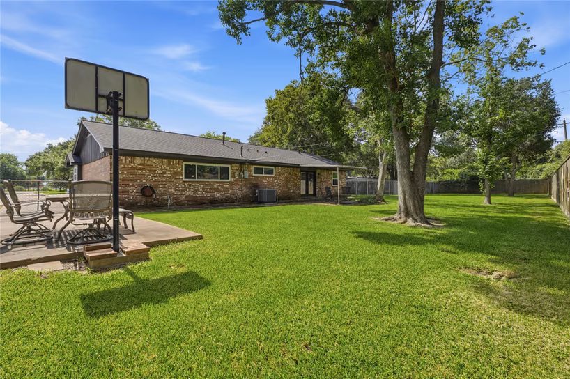 Photo 6 of 1400 Gardenia Circle, Rosenberg, TX