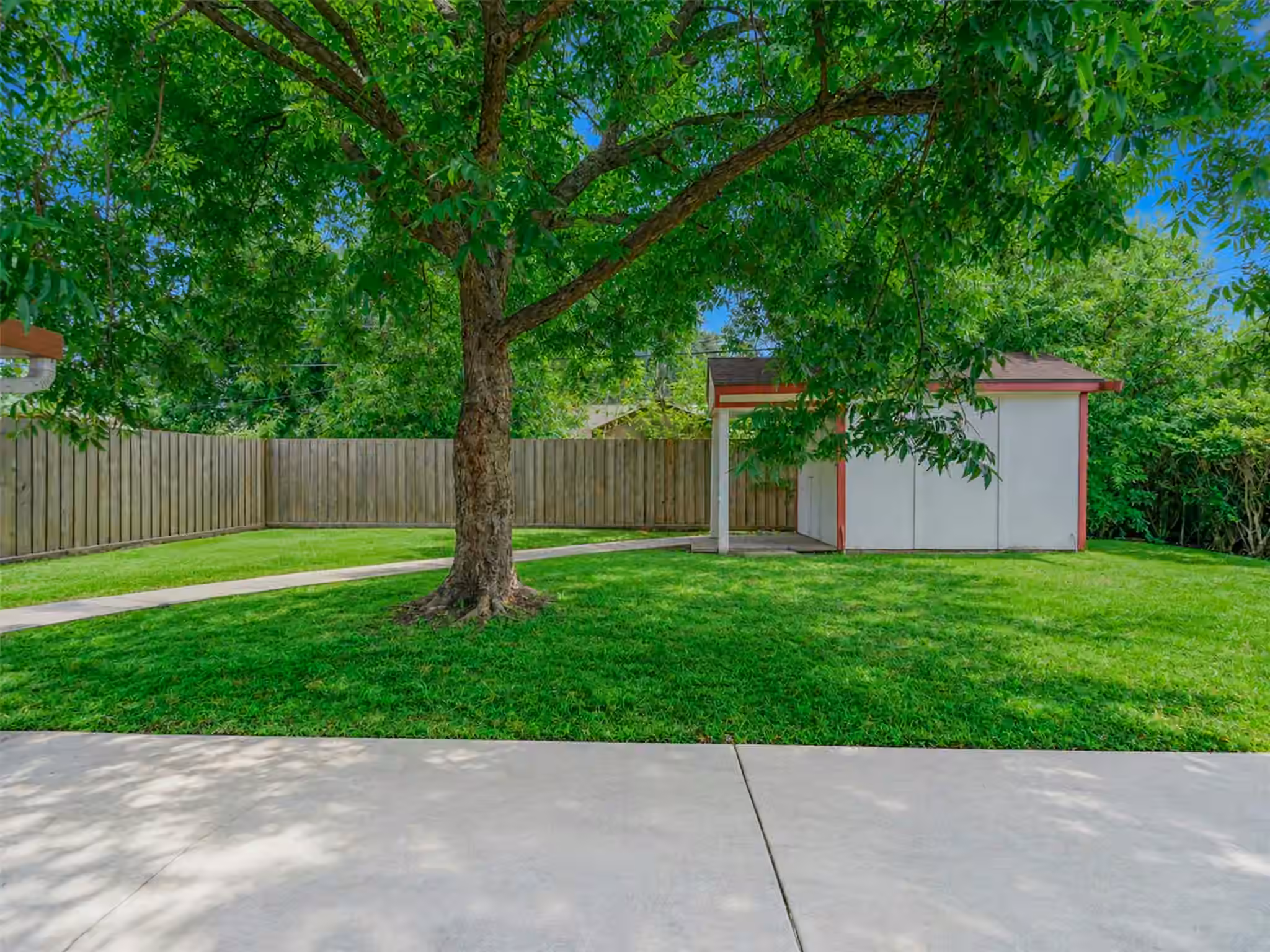 Photo 4 of 4123 Friar Point Road, Houston, TX