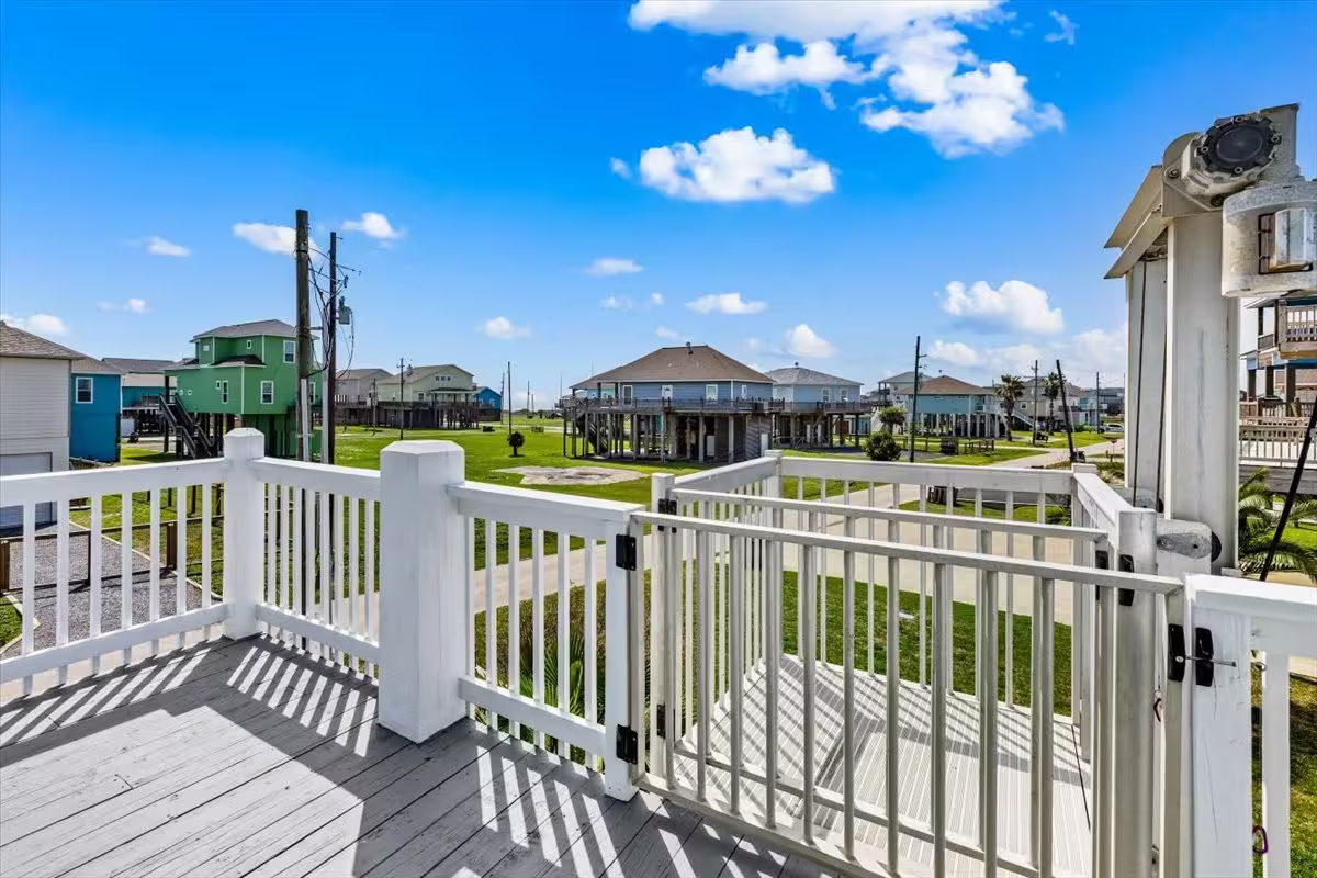 Photo 3 of 839 Eastview, Crystal Beach, TX