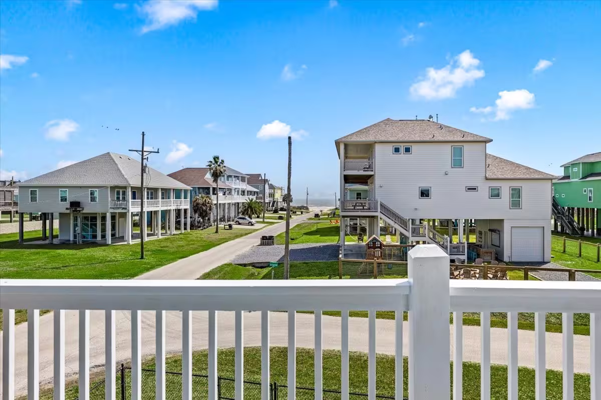 Photo 5 of 839 Eastview, Crystal Beach, TX