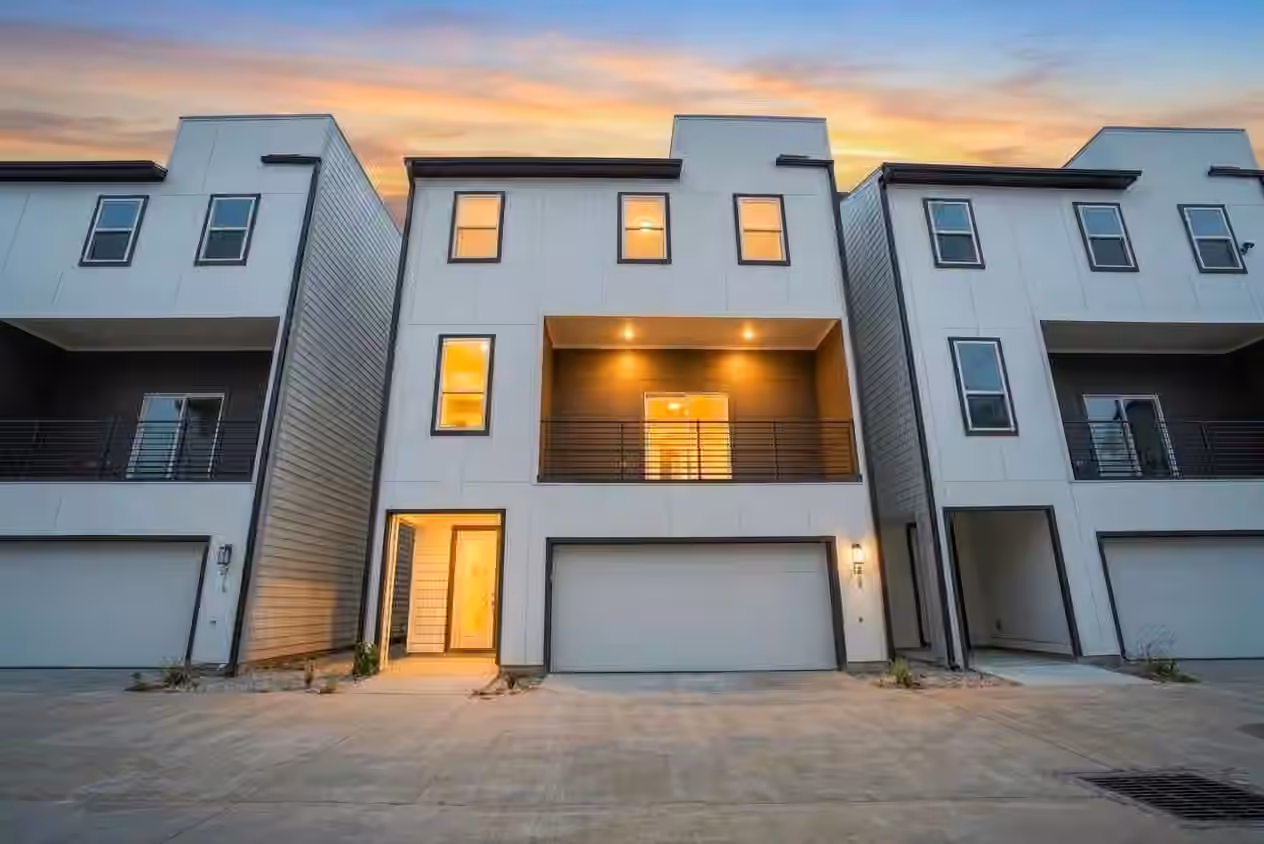 Photo of 4704 Thornton Views Road, Houston, TX 77018