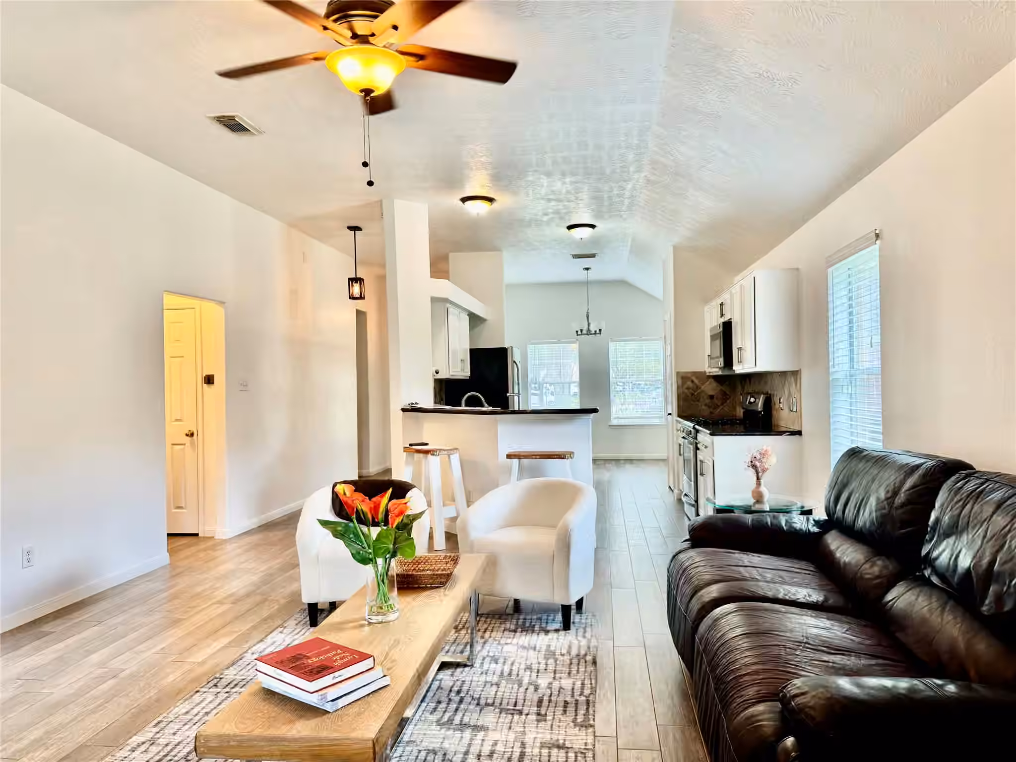 Photo 7 of 13605 Trail Meadow Lane, Rosharon, TX