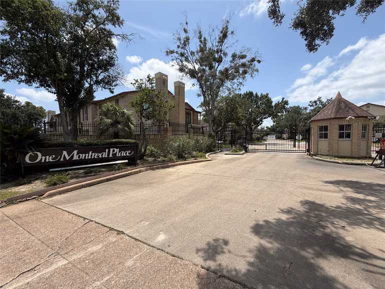 Photo 3 of 2120 El Paseo Street 315, Houston, TX