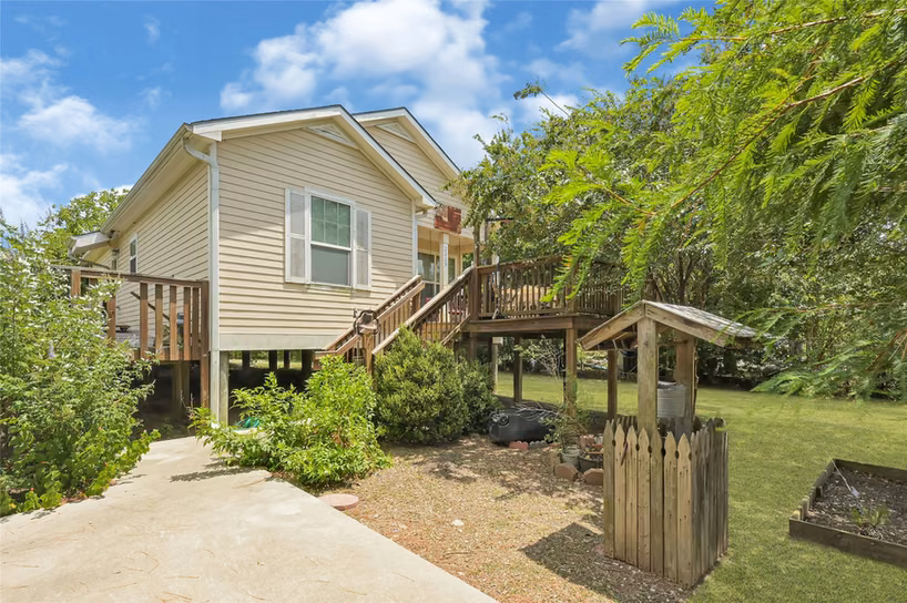 Photo 4 of 2329 Avenue D, San Leon, TX