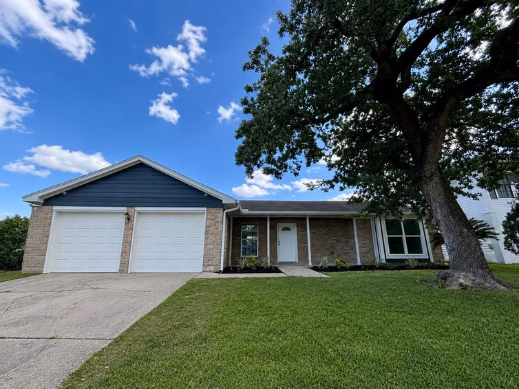 Photo of 10942 Dunvegan Way, Houston, TX