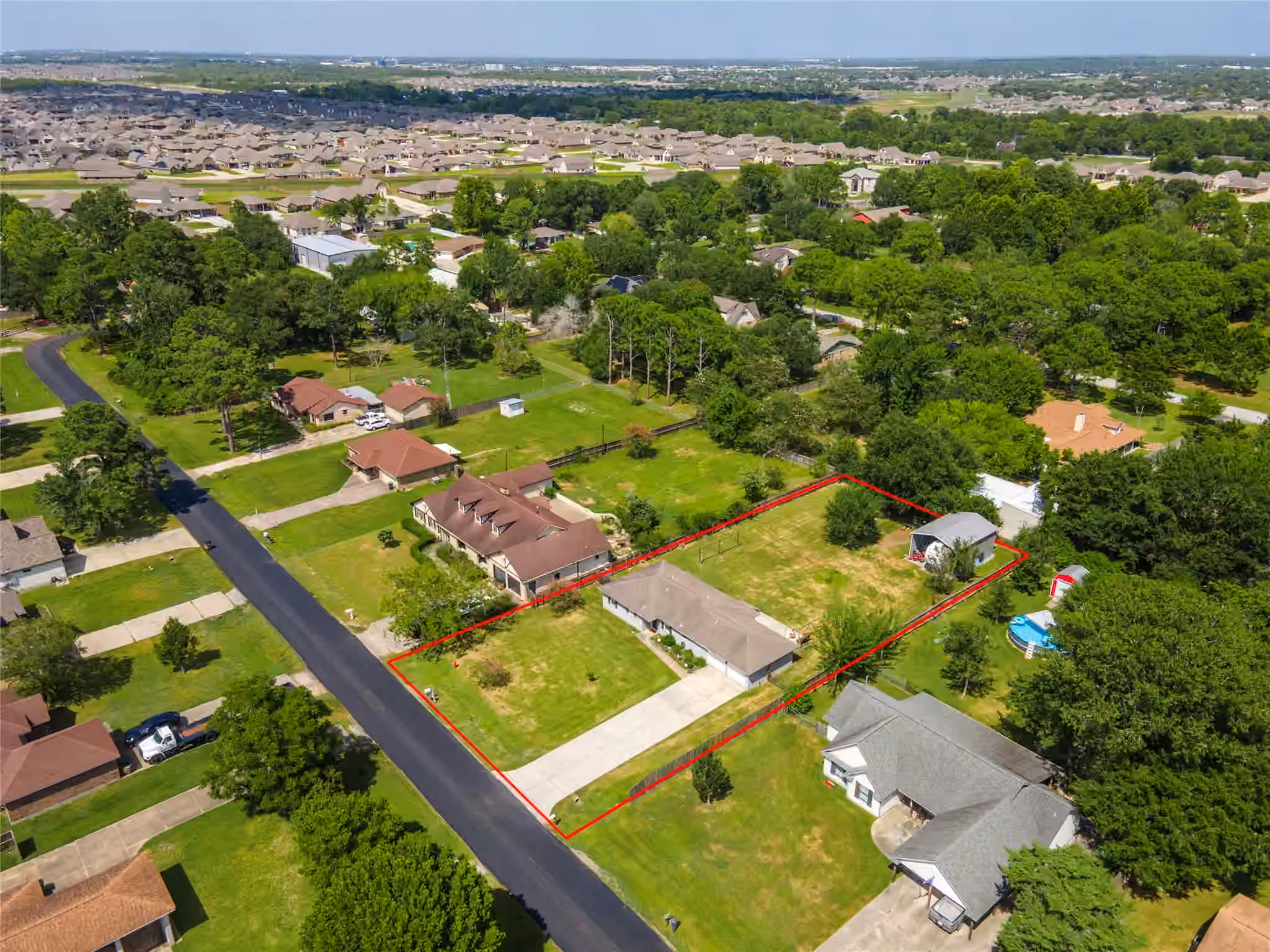 Photo 4 of 3231 W Meadow Lane, Dickinson, TX