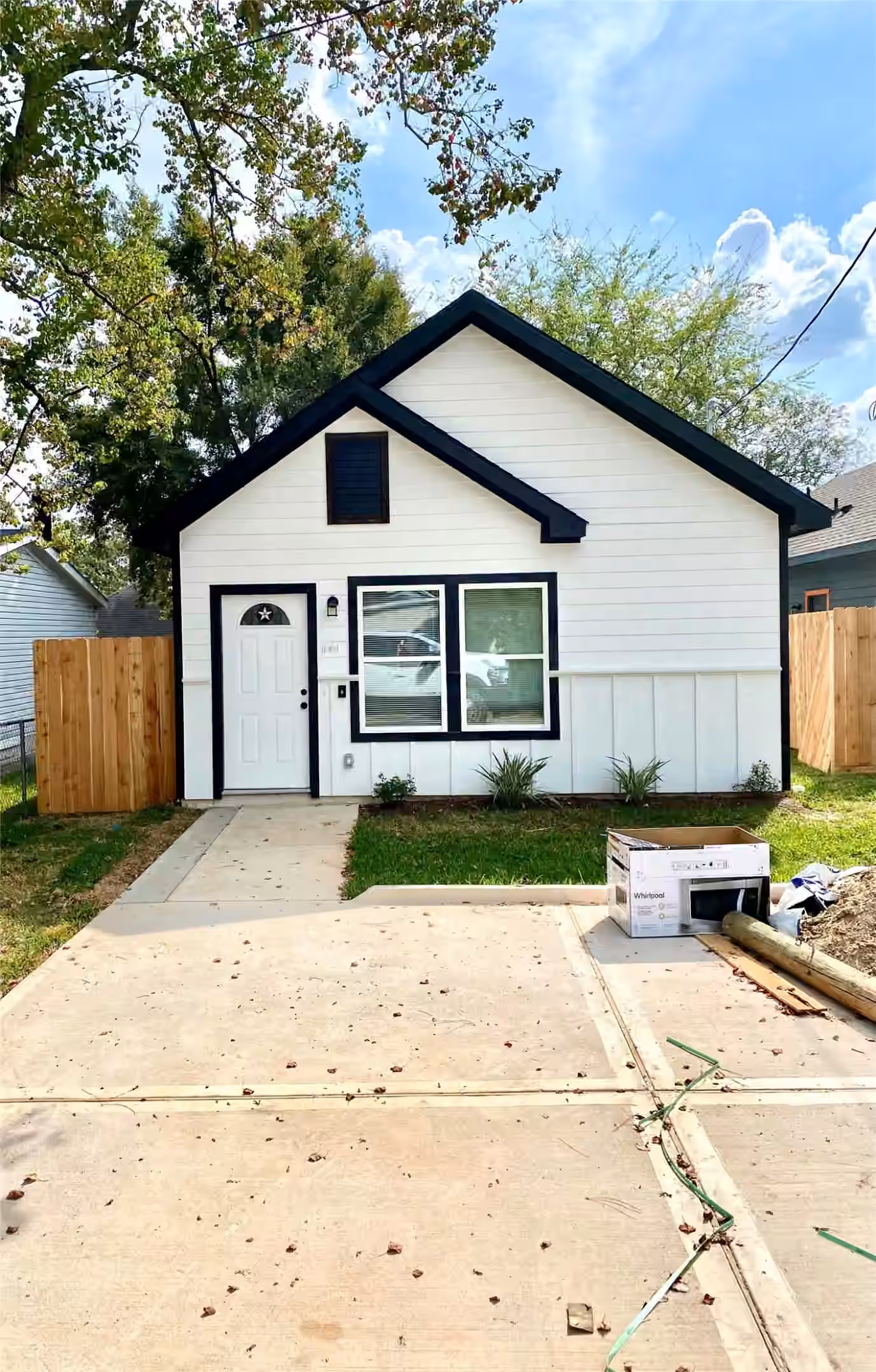 Photo 2 of 16737 E Hammon Street, Montgomery, TX