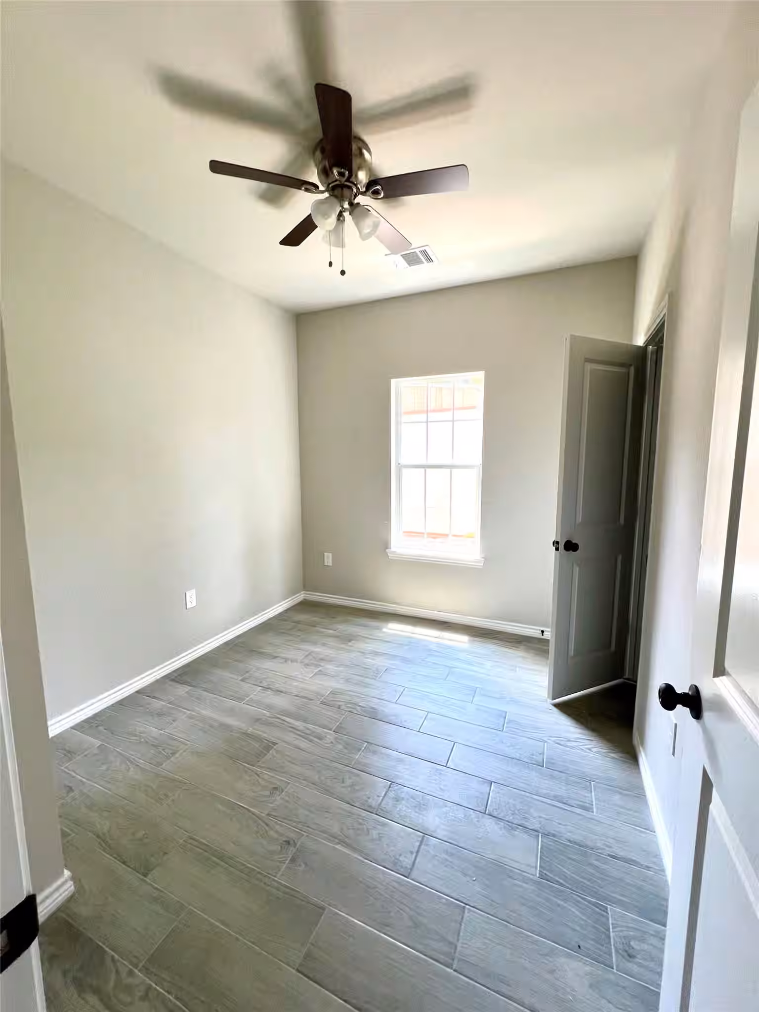 Photo 6 of 16737 E Hammon Street, Montgomery, TX