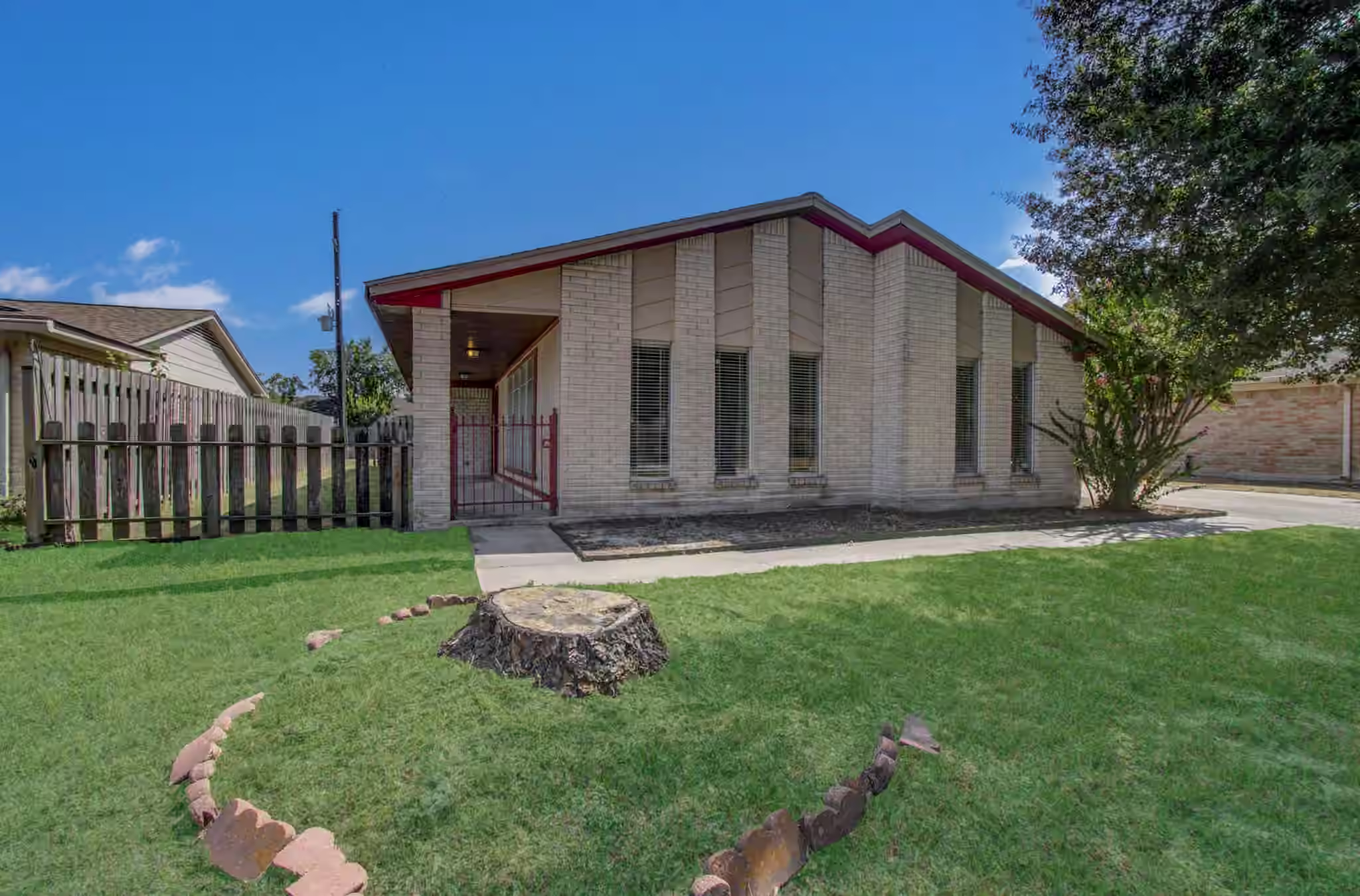 Photo 2 of 10215 Windriver Drive, Houston, TX