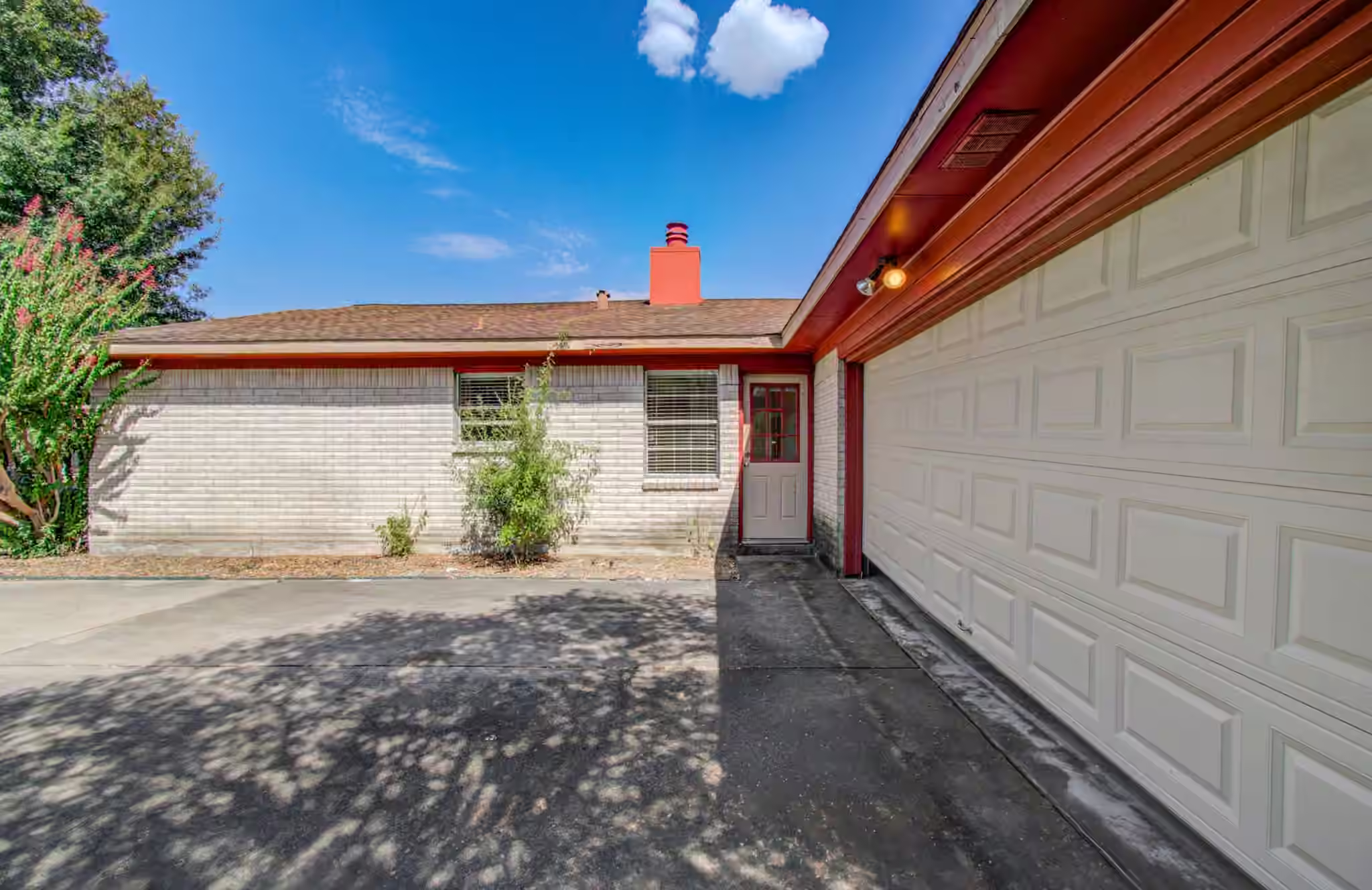 Photo 6 of 10215 Windriver Drive, Houston, TX