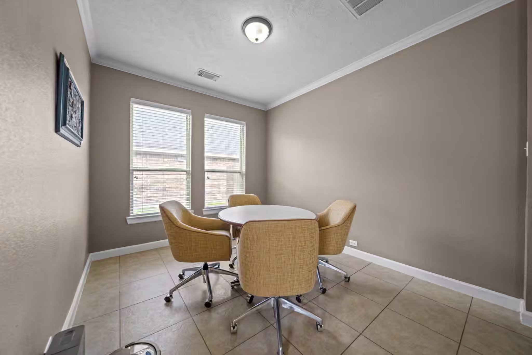 Photo 5 of 2413 Quiet Arbor Lane, Pearland, TX