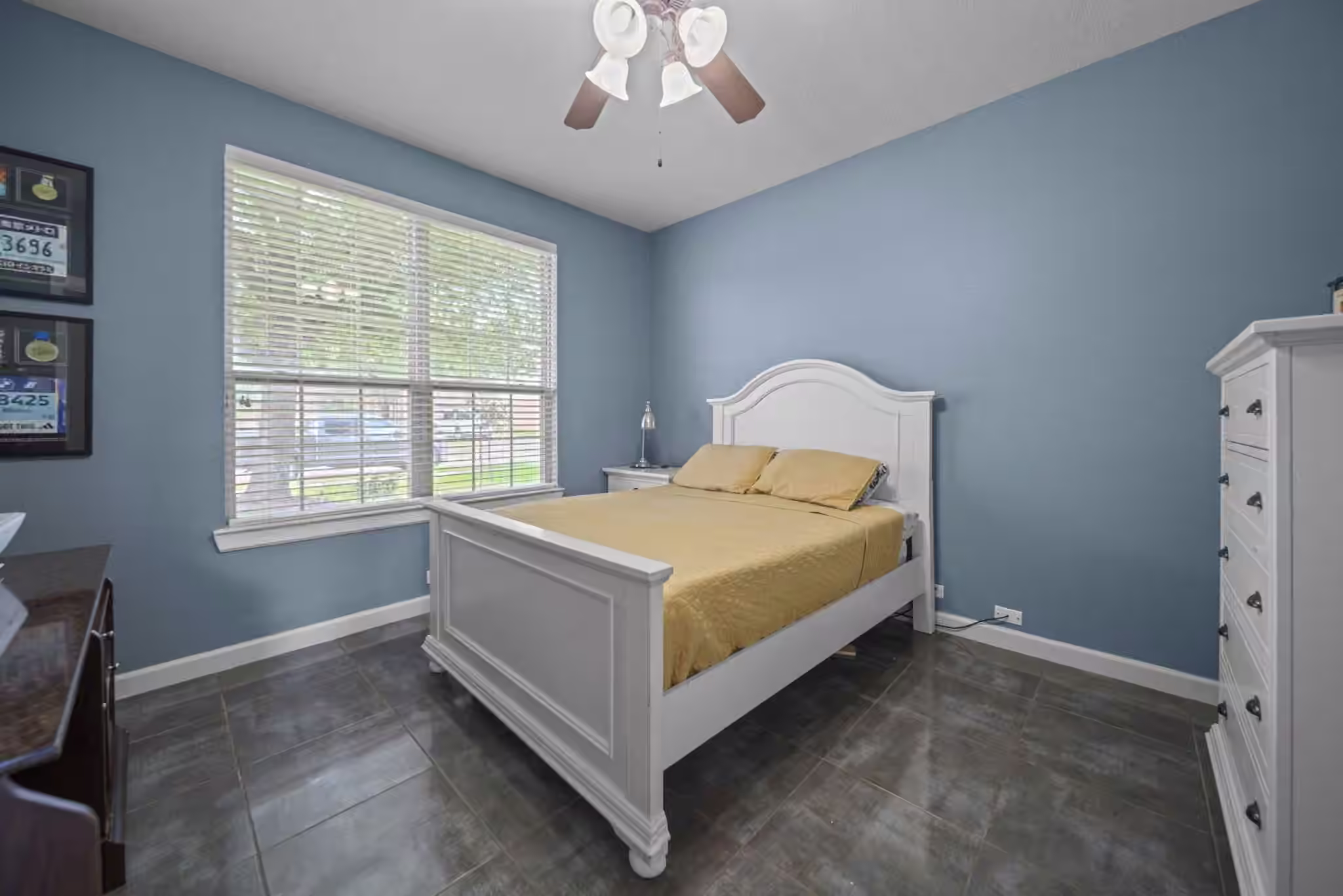 Photo 7 of 2413 Quiet Arbor Lane, Pearland, TX