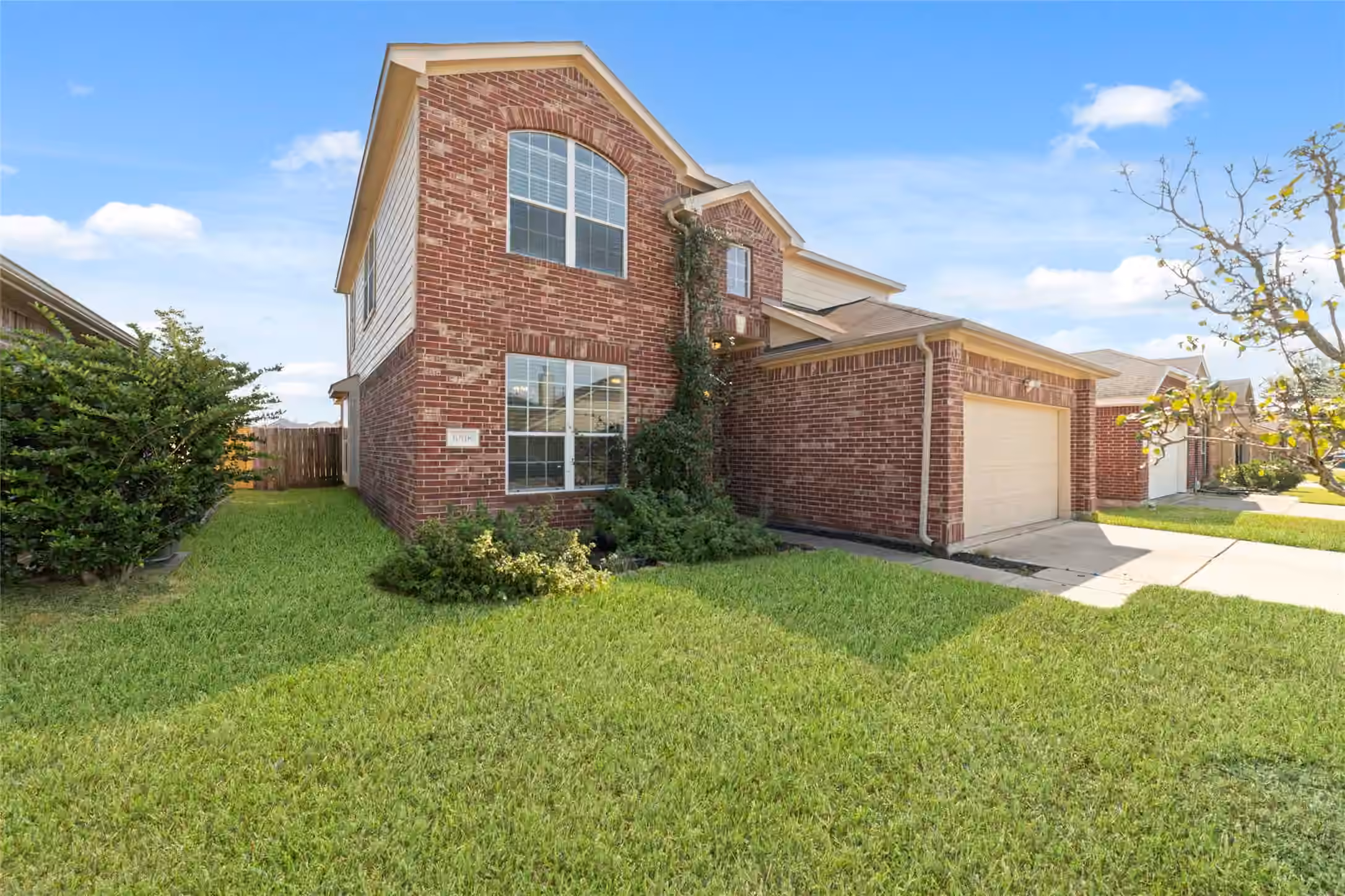 Photo 2 of 10118 Corvallis Drive, Houston, TX