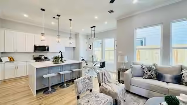 Photo 3 of 6840 Del Rio Street, Houston, TX