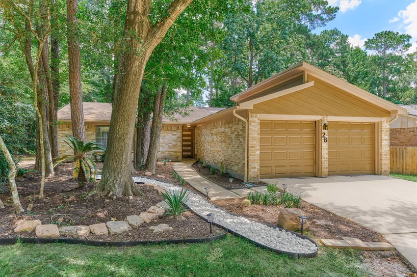 Photo 3 of 26 W Broken Oak Court, The Woodlands, TX