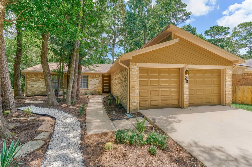 Photo 4 of 26 W Broken Oak Court, The Woodlands, TX