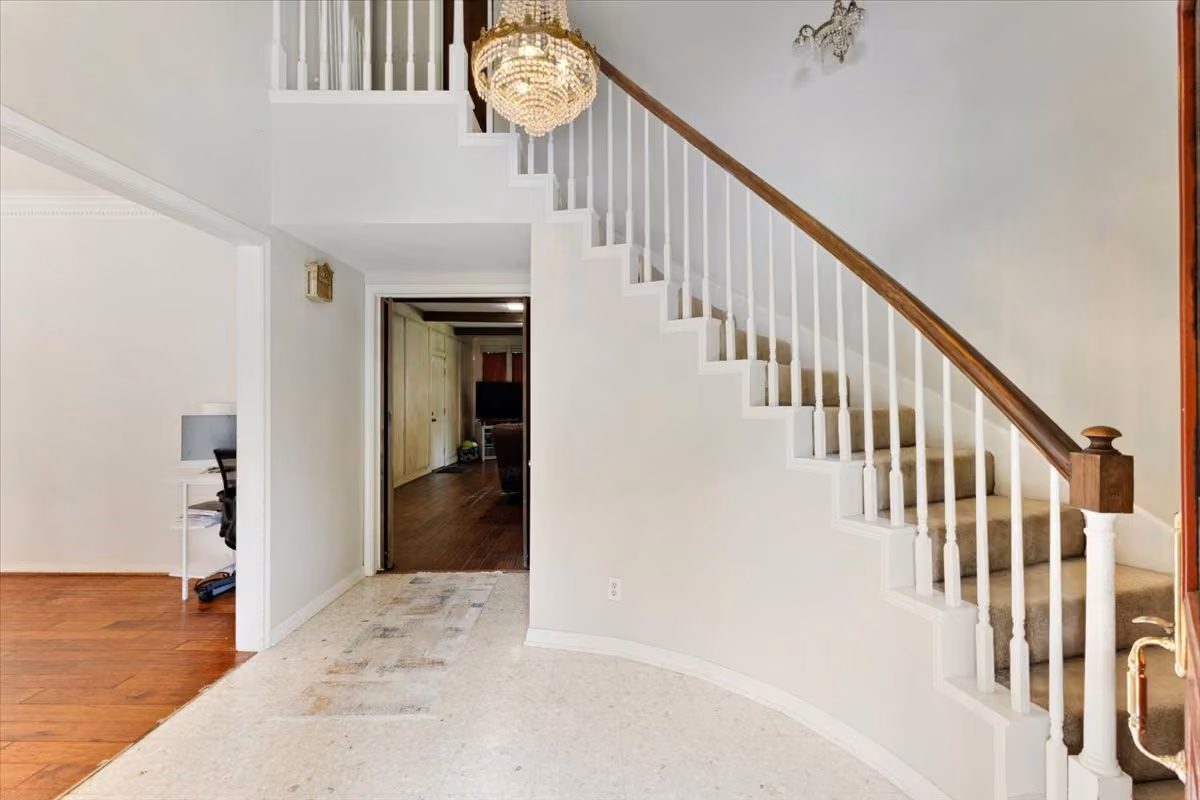Photo 5 of 5431 Crown Colony, Houston, TX