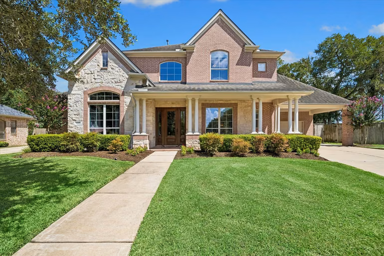 Photo 2 of 1602 HILL SPRING DRIVE, Sugar Land, TX