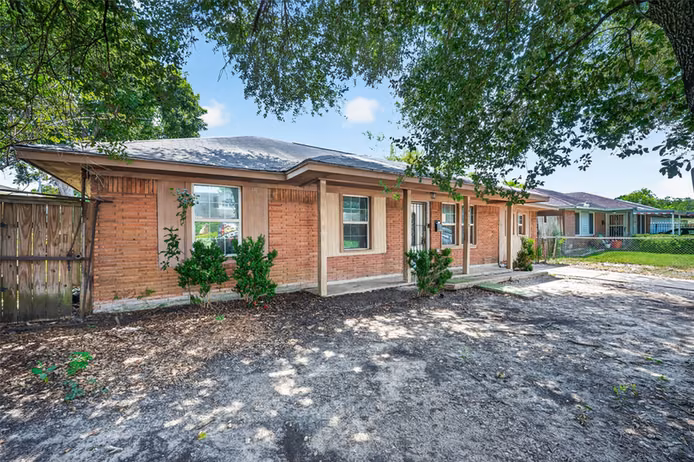 Photo 3 of 4310 Dacca Drive, Houston, TX