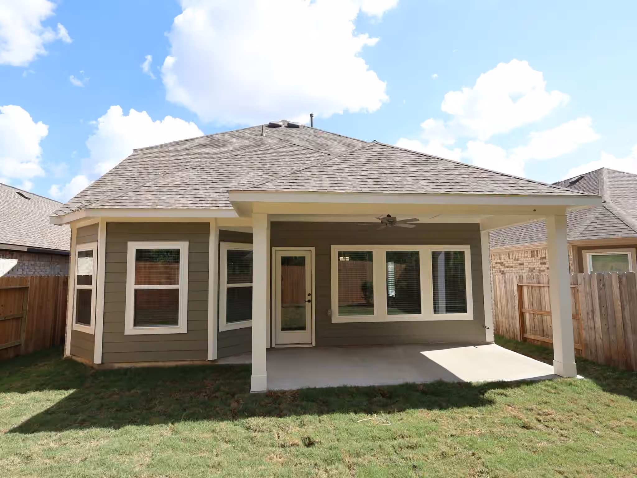 Photo 6 of 20606 Draper Road, Tomball, TX