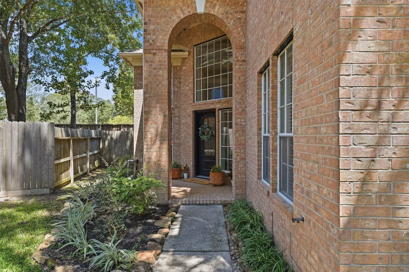 Photo 4 of 2426 Mills Creek Drive, Houston, TX